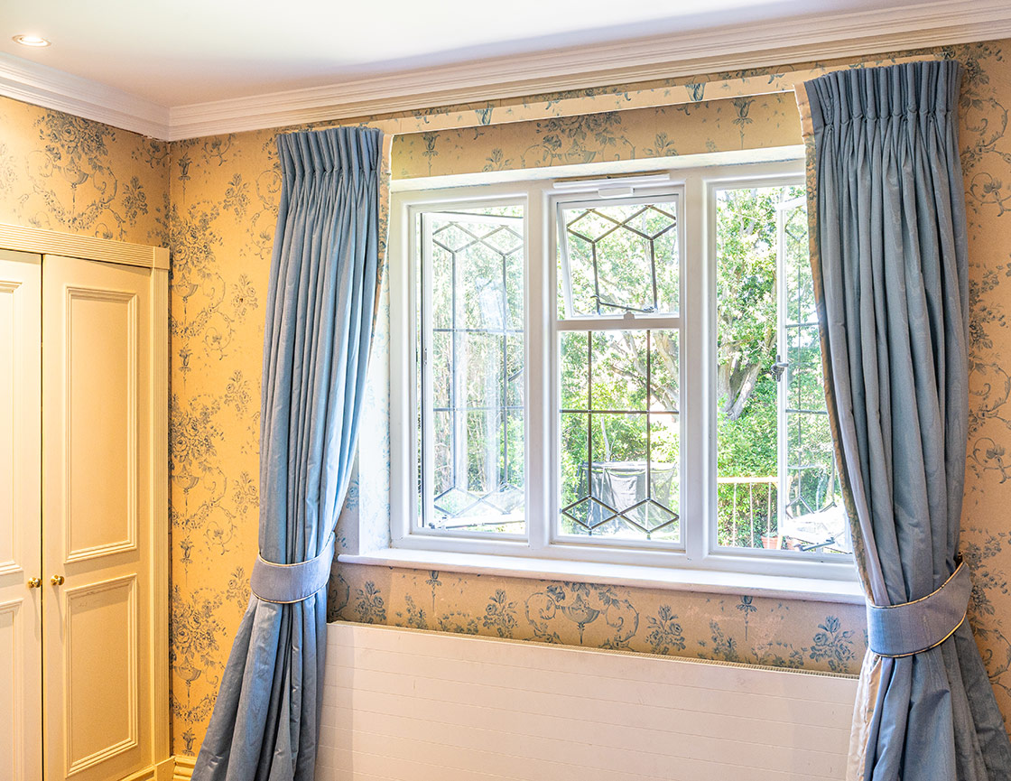 Beautiful leaded EB20 steel windows crafted for Hampstead Garden Suburb family home