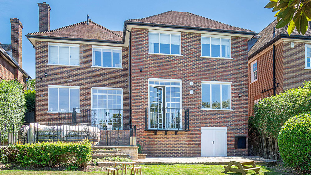 Dual colour EB20 steel windows for luxury home in London Conservation Area