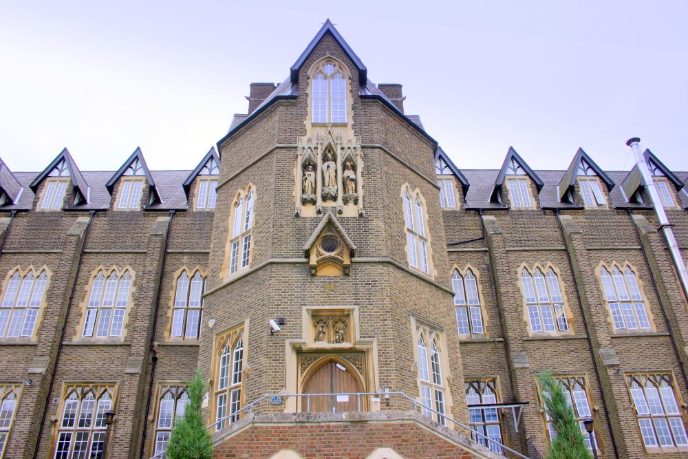 2-virgo-fidelis-convent-school-in-upper-norwood-renovated-with-superb-replica-clement-eb24-steel-windows