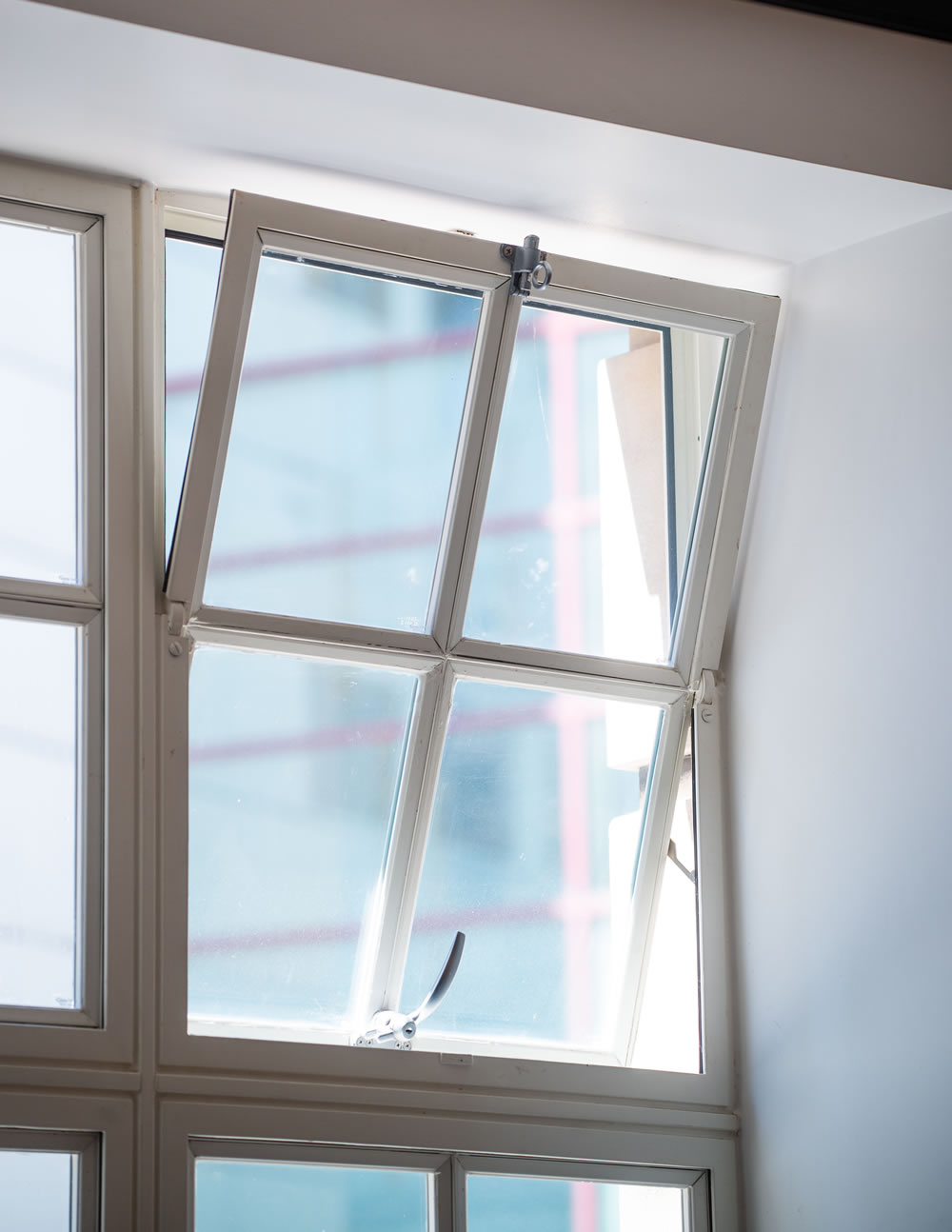 Opening a steel window helps reduce condensation
