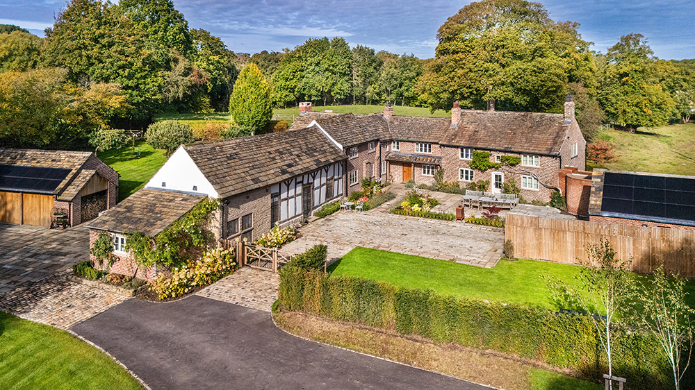 Clement SMW steel windows with leaded lights were used on the front elevation of this Cheshire home.